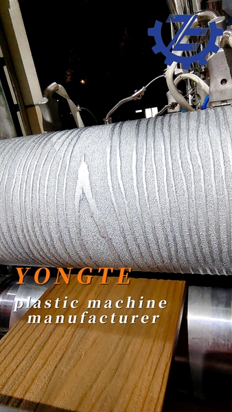 Yongte plastične mašine omogućuju industriju drvene plastike i duboko obrađuje europsko i američko tržište zaštite okoliša.