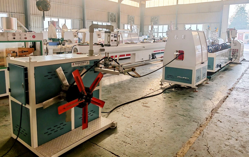 Mašina za izradu propusnih gumenih cijevi