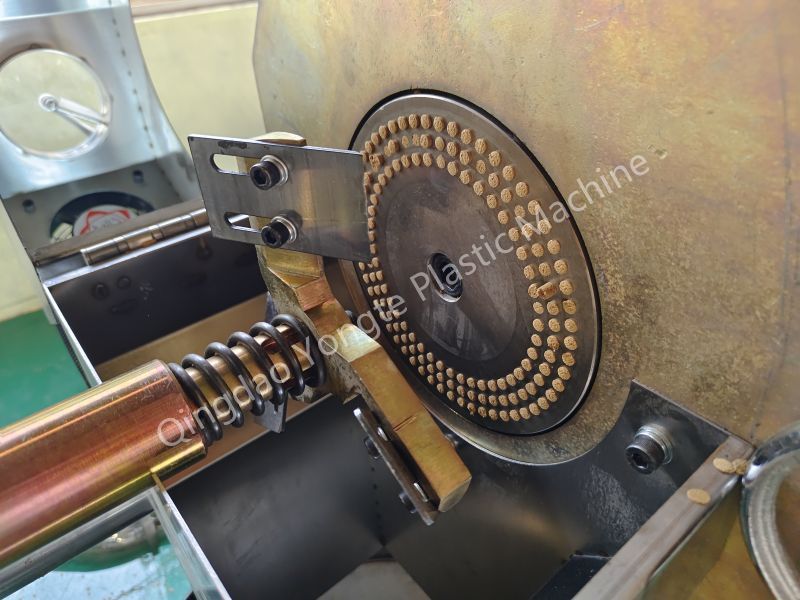 WPC mašina za peletiranje