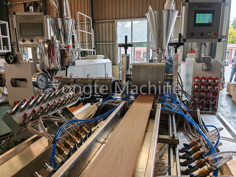 WPE Wood Plastični kompozit WPC ekstruzijska mašina