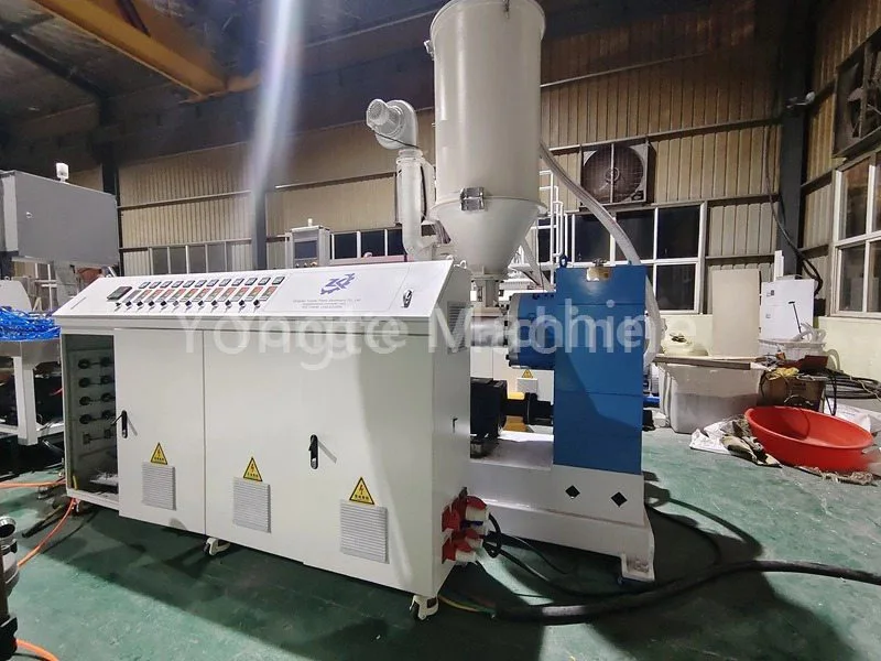feeding system of plastic lumber panel making machine
